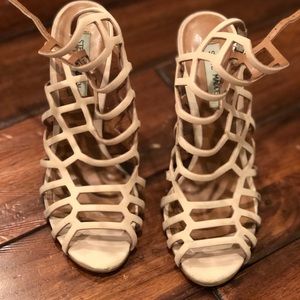 Nude Steve Madden Caged shoe